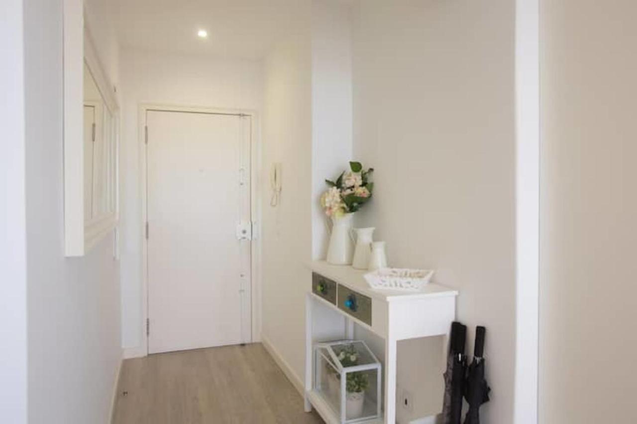 Magnificent 1 Bedroom Apartment With Views Over The Ocean Коста да Капарика Екстериор снимка