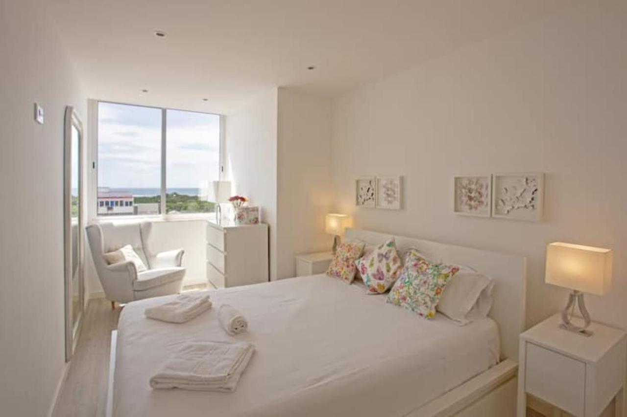 Magnificent 1 Bedroom Apartment With Views Over The Ocean Коста да Капарика Екстериор снимка