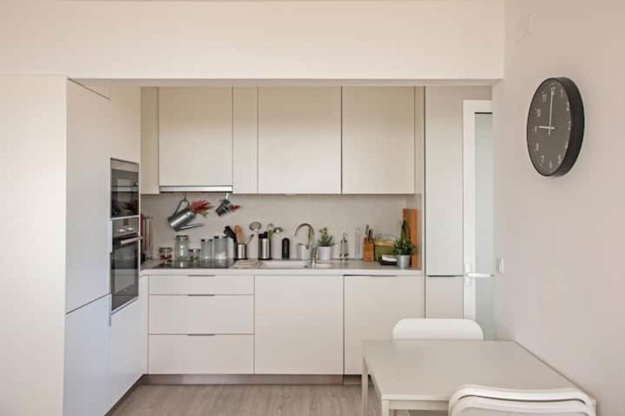 Magnificent 1 Bedroom Apartment With Views Over The Ocean Коста да Капарика Екстериор снимка